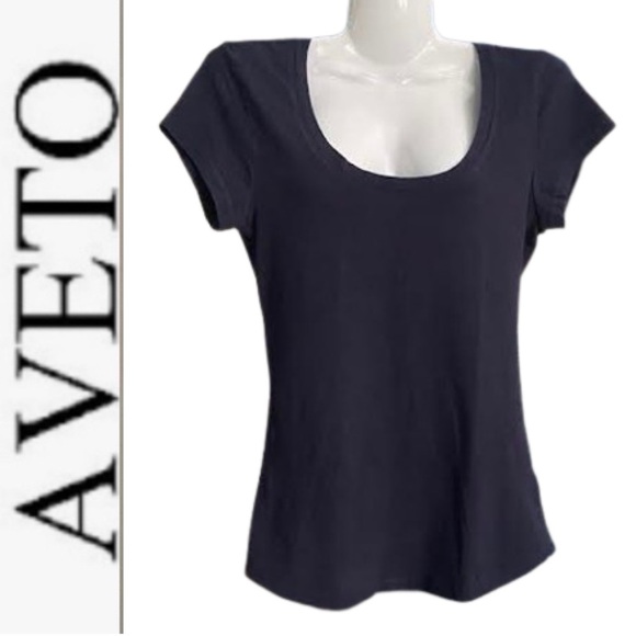 Aveto Tops - V-Neck T-Shirt Aveto